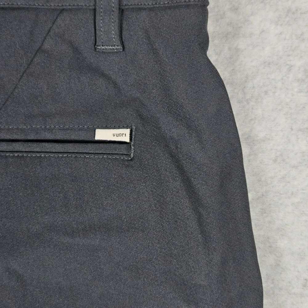 Vuori (Mens 30) Charcoal Gray Meta 8